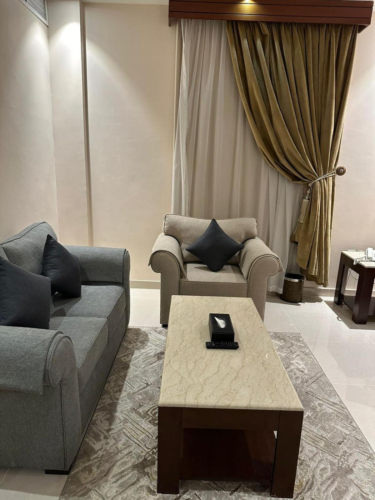 Sas Al Olaya Hotel Suites Эль-Хубар Экстерьер фото